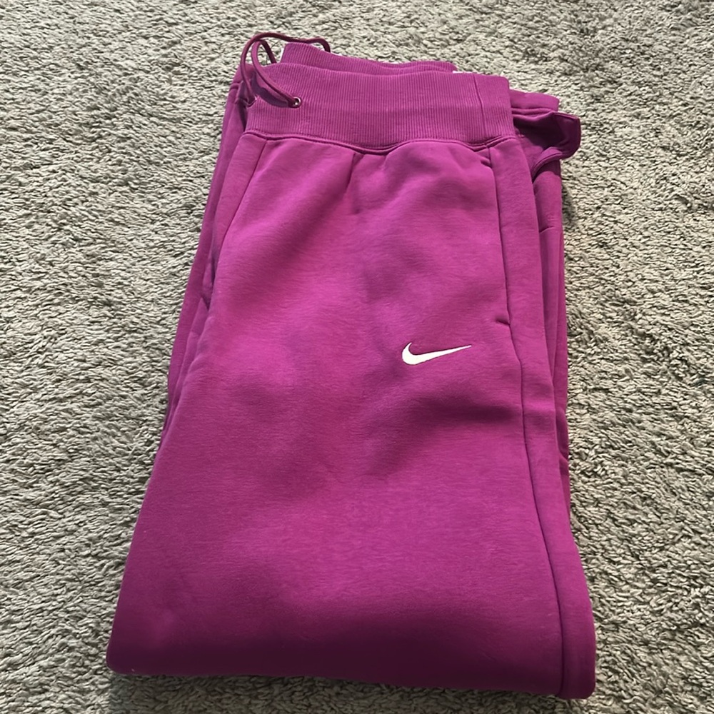 NWT Nike Phoenix pink sweatpants size medium